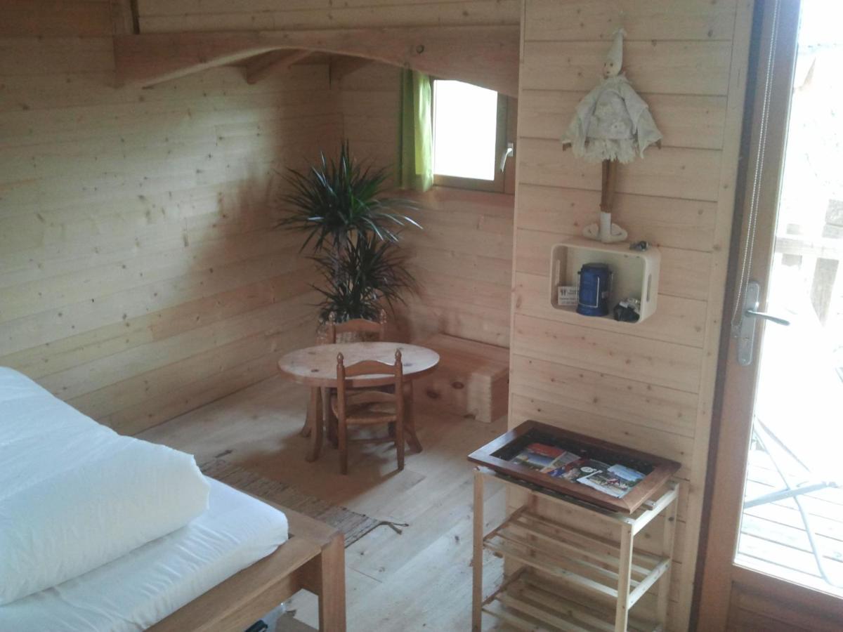 Bed and Breakfast Nuits Perchees A Laroque Saint-Antoine-de-Breuilh Exterior foto